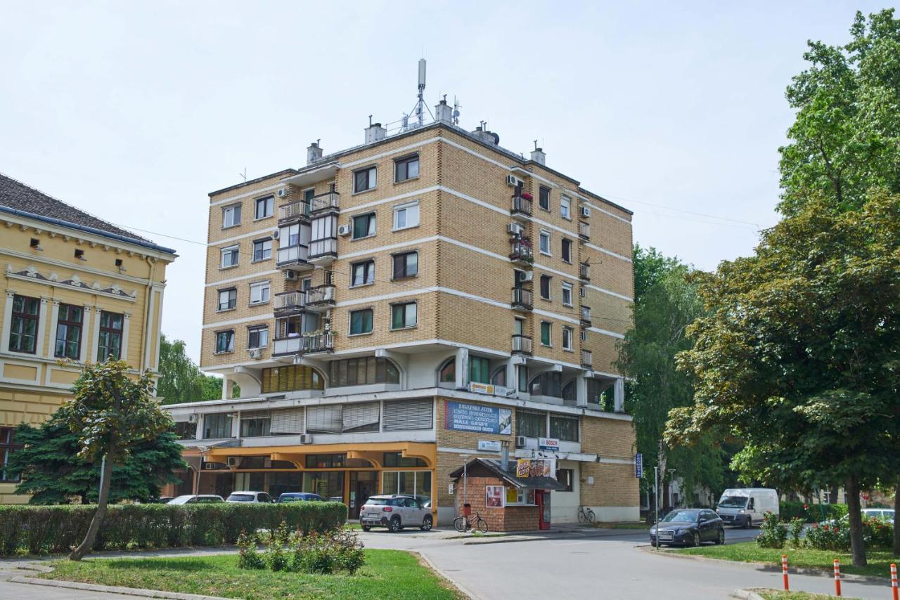 Apartman Ana Becej ภายนอก รูปภาพ